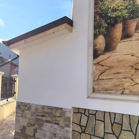 بيت ضيافة къща томови *