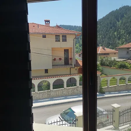 къща томови ديفين