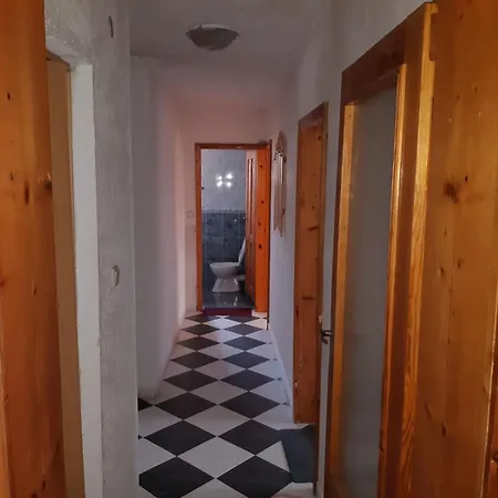 بيت ضيافة къща томови