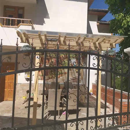 къща томови بيت ضيافة ديفين