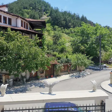 къща томови بيت ضيافة