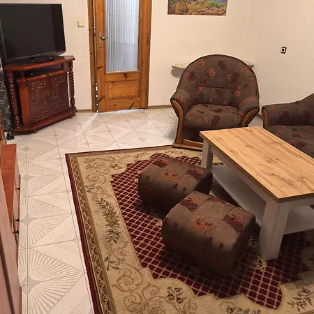 къща томови بيت ضيافة