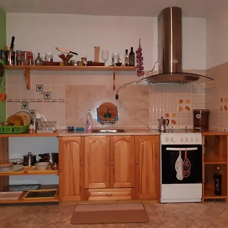 къща томови ゲストハウス *