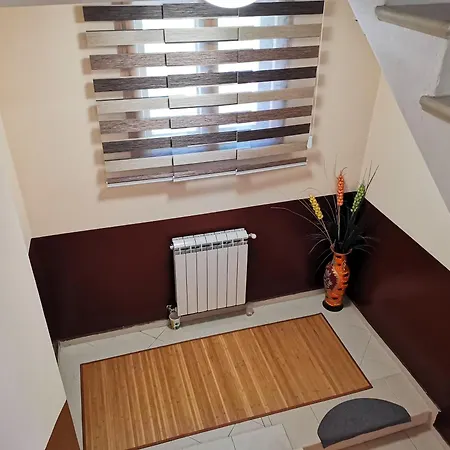 къща томови بيت ضيافة