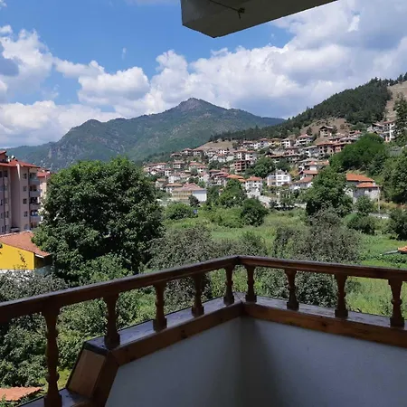 بيت ضيافة къща томови *