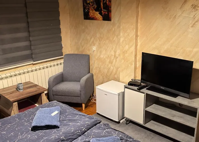 къща томови * Devin