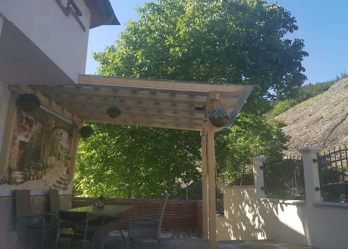 къща томови Gasthuis Devin