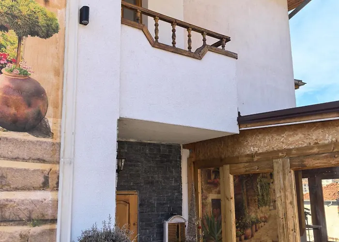 къща томови * Devin